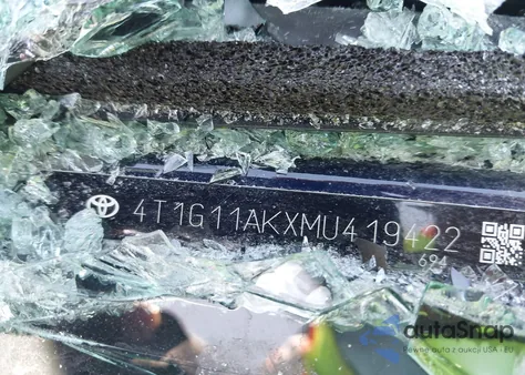 2021 Toyota Camry Se z USA, uszkodzony, nr VIN 4T1G11AKXMU419422